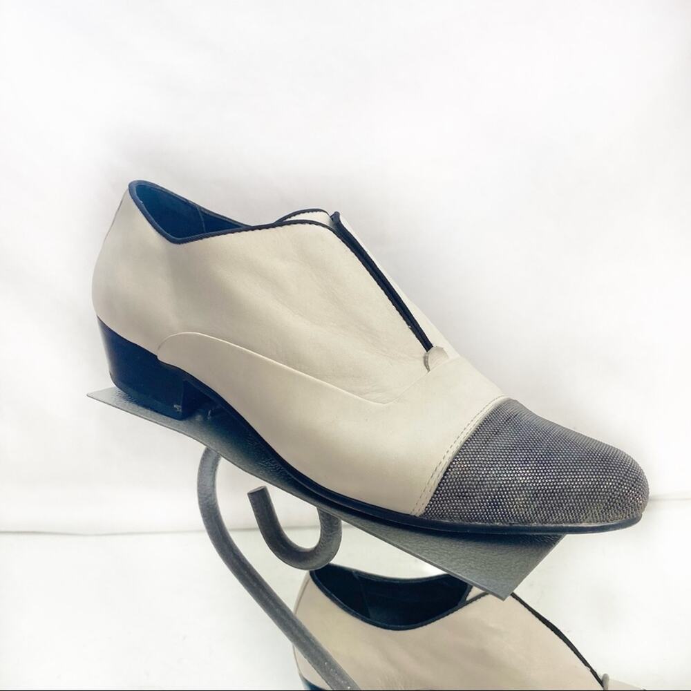 Dolce Vita Cream & Black Leather Ollie Cap Toe Oxfords Size 9
